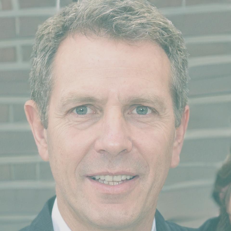 Фотография Андреаса Вальднера, преподавателя курса по администрированию баз данных